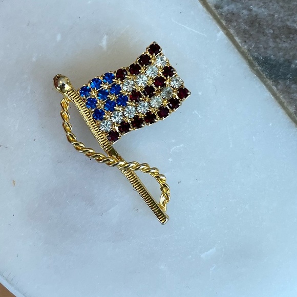 American Flag Brooch Gold Tone with Red, White, and Blue Rhinestones - Picture 11 of 13